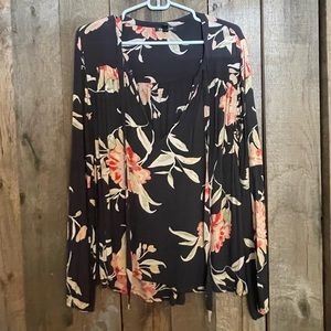 Billabong Women’s Long Sleeve floral Blouse Large